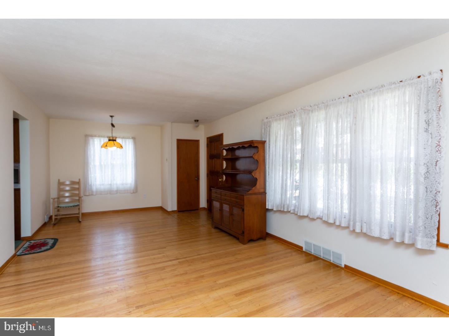 123 Brookhill Road Newtown Square, PA 19073 - Photo 3 of 22 Gallery Image 3