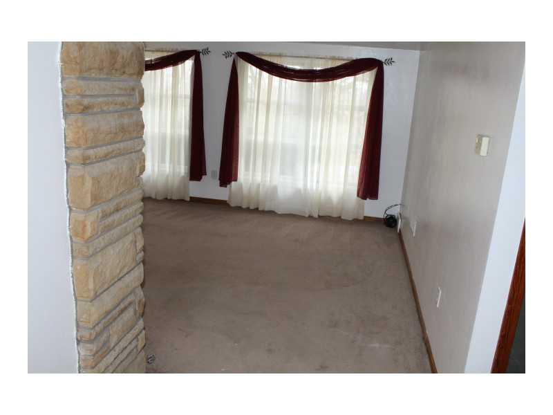 156 Ridge Road Aliquippa, PA 15001 - Photo 6 of 15 Living Room.