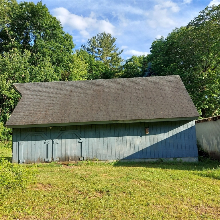 1075 West Brookfield Road New Braintree, MA 01531 - Photo 2 of 42