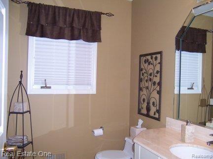 2529 Brilliance Rochester, MI 48309 - Photo 9 of 25 Half Bath