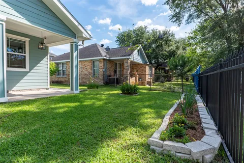 $2,195 | 109 Dresden Street, Houston, TX 77012