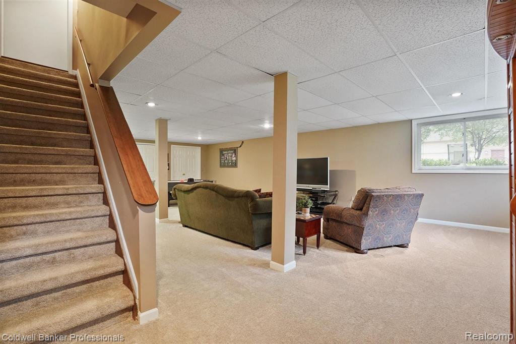 3681 Newcastle Drive Rochester Hills, MI 48306 - Photo 28 of 40