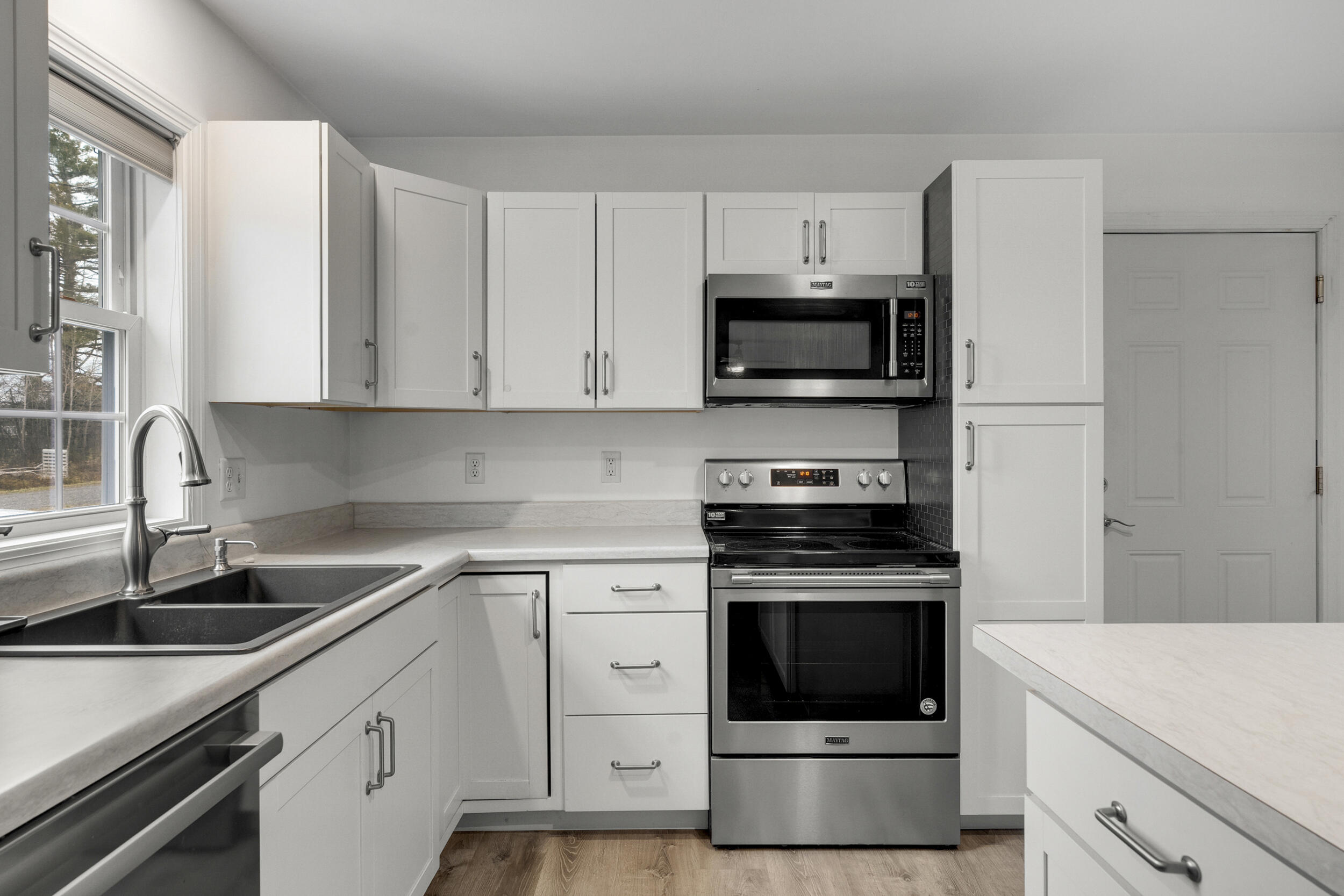 16 Godrics Hollow Sidney, ME 04330 - Photo 5 of 38 10_16godrics-20