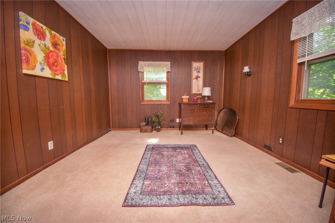 1683 Ridge Road Hinckley, OH 44233 - Photo 28 of 49 Bedroom 3