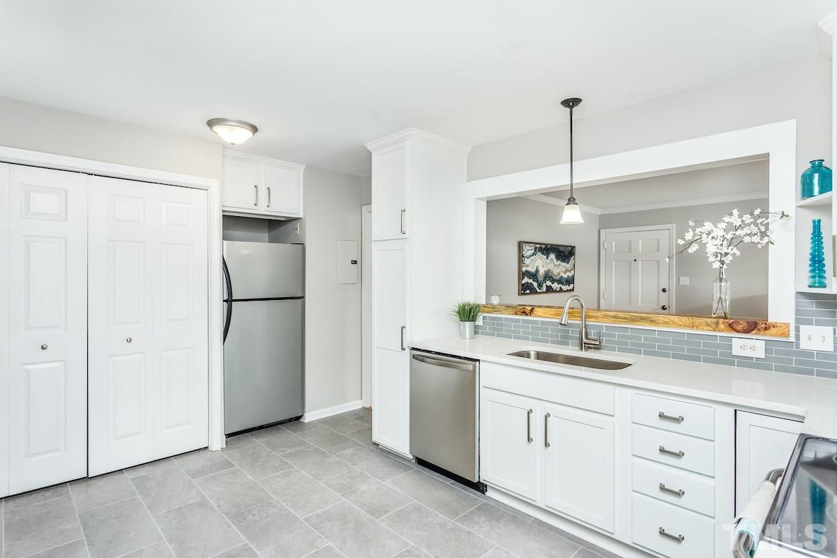 527 Banks Street Raleigh, NC 27604 - Photo 8 of 26