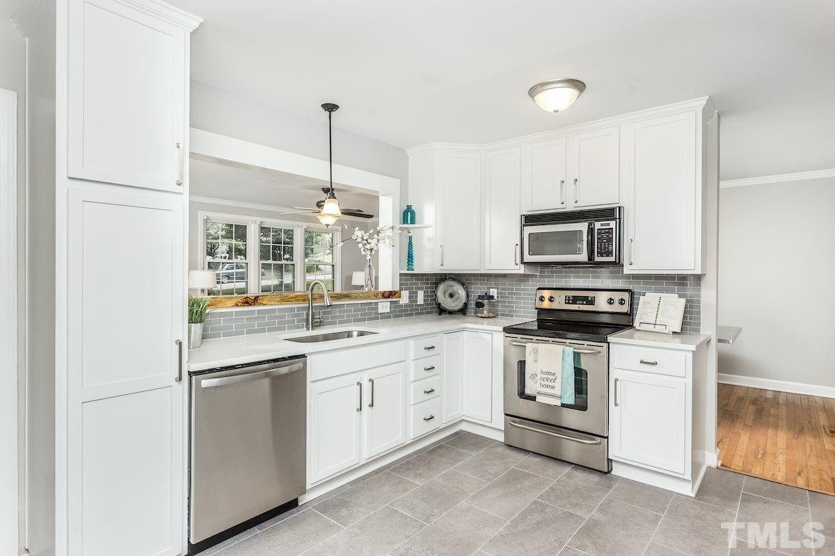 527 Banks Street Raleigh, NC 27604 - Photo 9 of 26