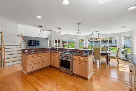 $1,549,900 | 7 Michelle Drive, Burlington, MA 01803