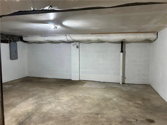 a view of a garage