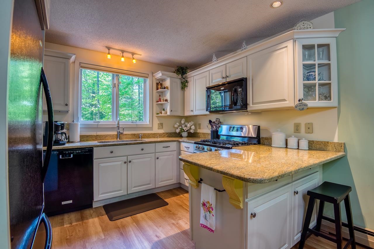 47 Nearledge Road, Unit 17 North Conway, NH 03860 - Photo 6 of 40 Gallery Image 6