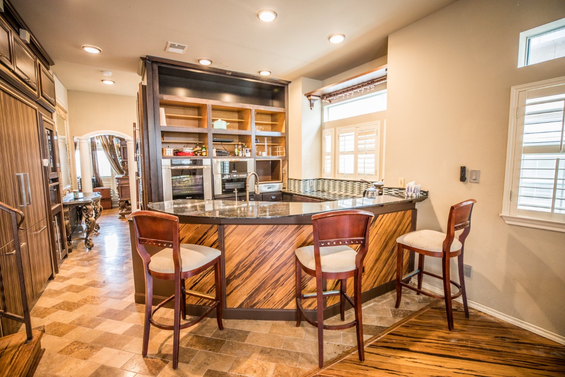 2918 Ranch Road 620 North, Unit 270 Austin, TX 78734 - Photo 5 of 34 a dining area with furniture and window