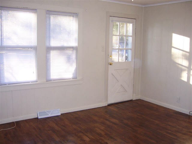 1175 South River Road Saginaw, MI 48609 - Photo 3 of 6 20103078-2.JPG
