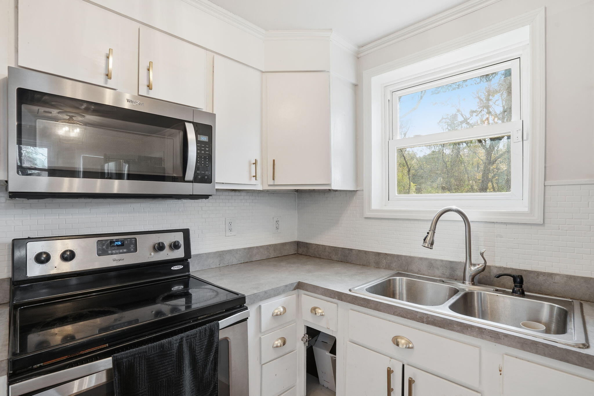 1733 Etheridge Road Wadmalaw Island, SC 29487 - Photo 13 of 35 13-web-or-mls-020_DSC00041