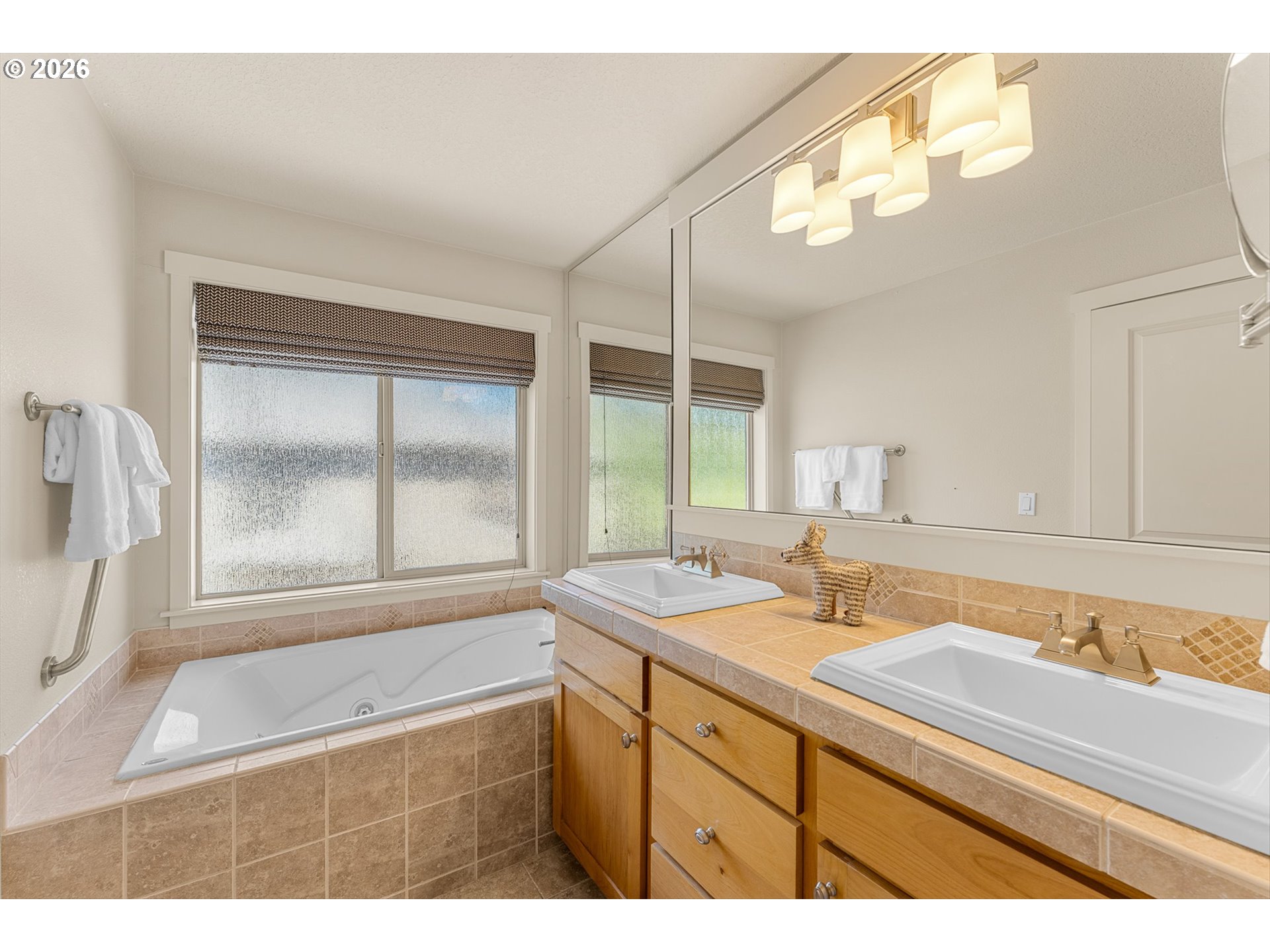 8914 Southwest Taylors Ferry Road Portland, OR 97223 - Photo 33 of 45
