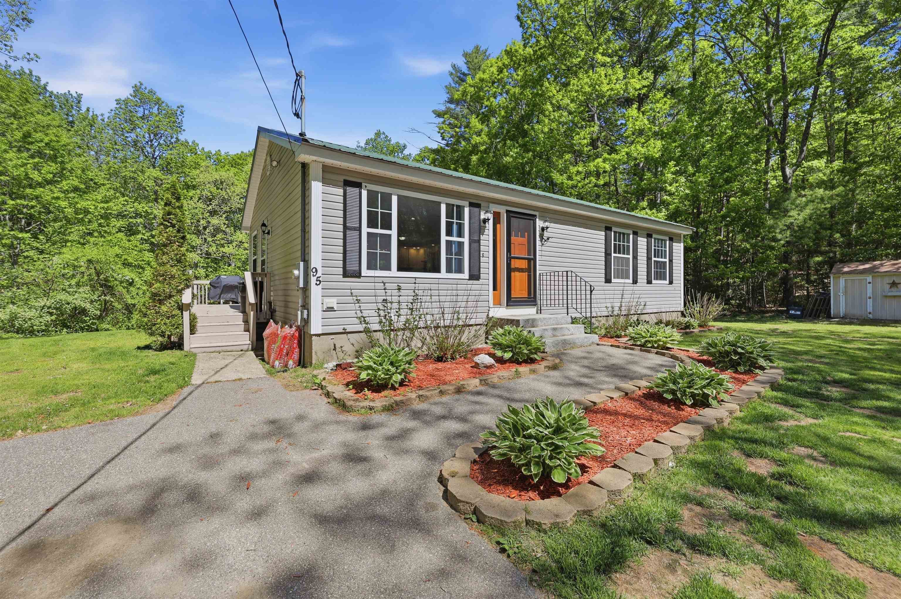 95 Castle Rock Road Barrington, NH 03825 - Photo 2 of 32 Gallery Image 2