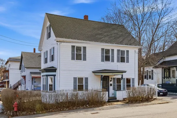 $2,300 | 72 Union Street, Somersworth, NH 03878