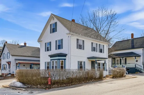 $2,300 | 72 Union Street, Somersworth, NH 03878
