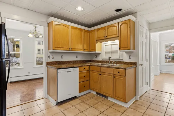 $2,300 | 72 Union Street, Somersworth, NH 03878