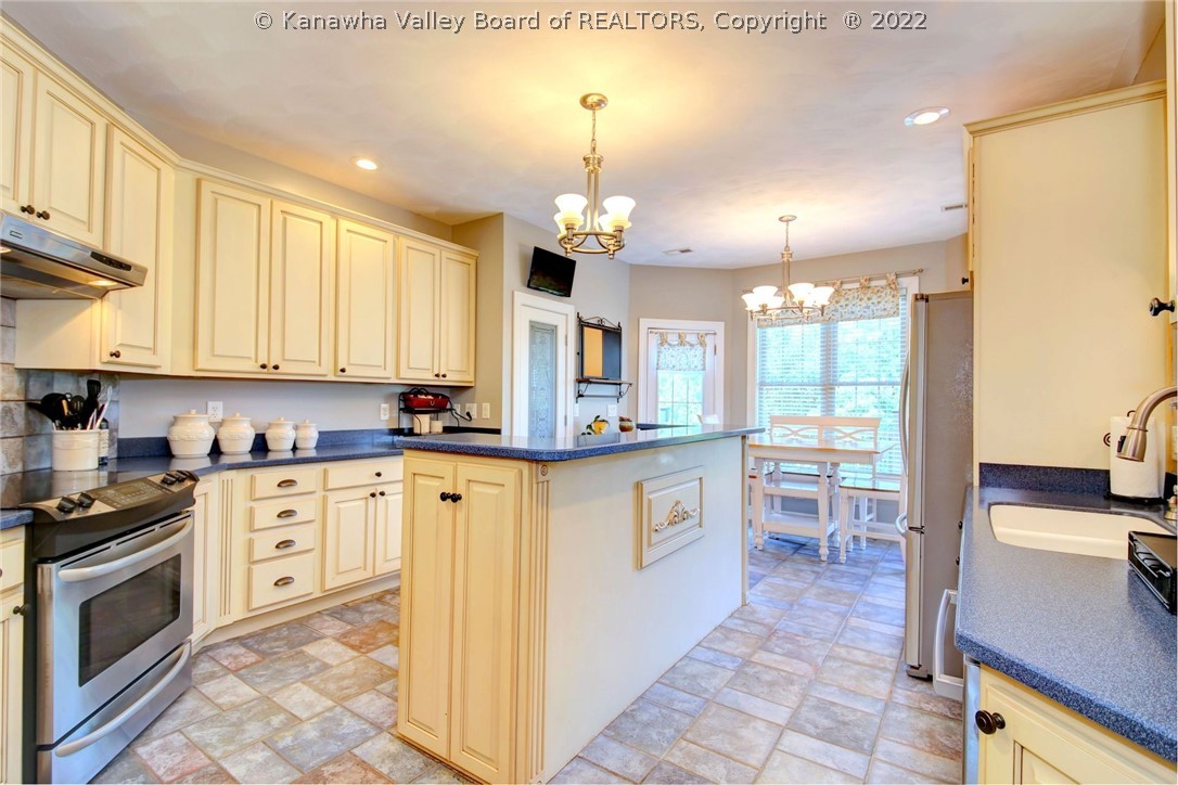 127 Newcomer Road South Charleston, WV 25309 - Photo 12 of 39 Gallery Image 12