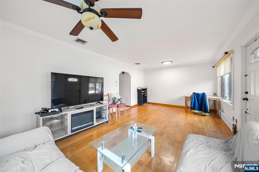209 8th Street Fairview, NJ 07022 - Photo 4 of 38