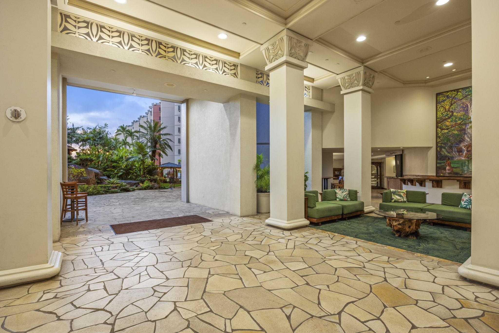 3445 Lower Honoapiilani Road, Unit 516 Lahaina, HI 96761 - Photo 37 of 49 a view of a entryway door front of a building