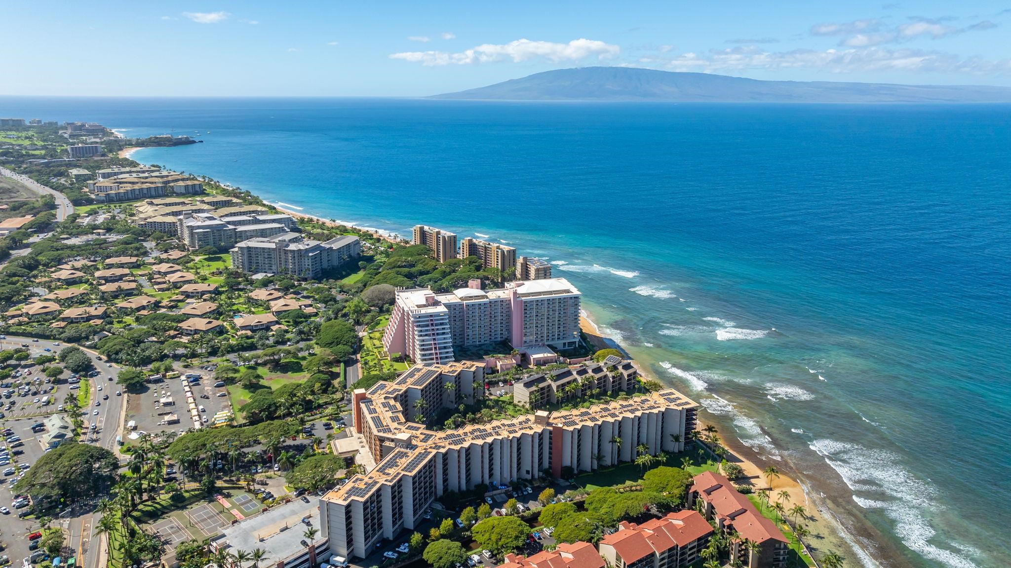 3445 Lower Honoapiilani Road, Unit 516 Lahaina, HI 96761 - Photo 39 of 49 a view of a balcony with an ocean