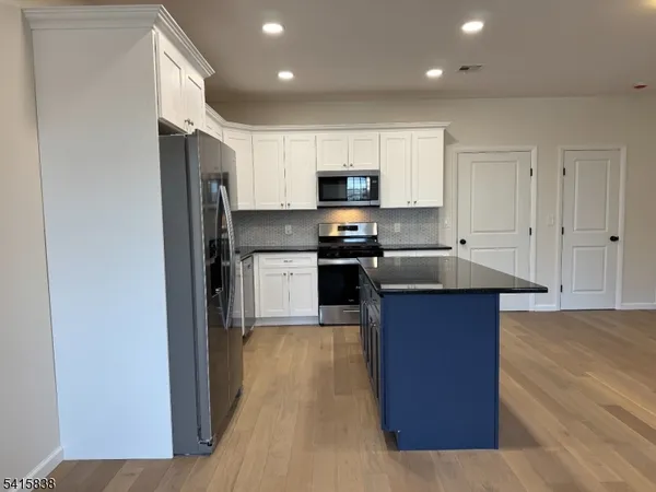 $3,100 | 188 Heckel Street, Unit 2, Belleville, NJ 07109