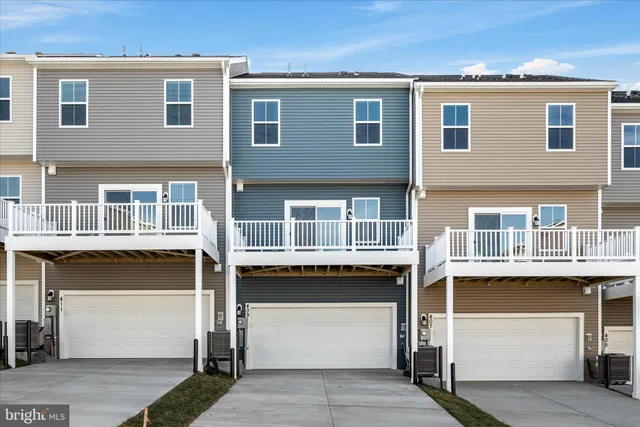 $1,900 | 409 18th Avenue, Ranson, WV 25438