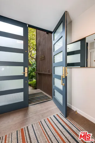 $9,750 | 4635 Clybourn Avenue, Toluca Lake, CA 91602