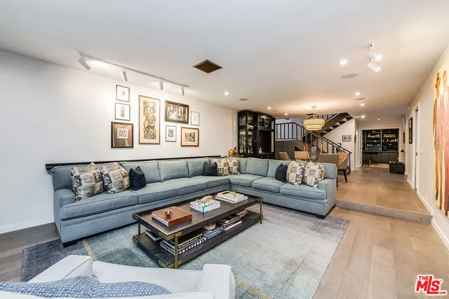 $9,750 | 4635 Clybourn Avenue, Toluca Lake, CA 91602