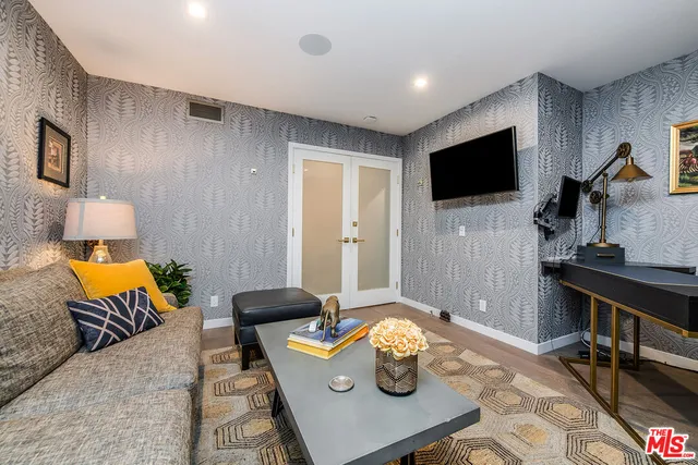 $9,750 | 4635 Clybourn Avenue, Toluca Lake, CA 91602