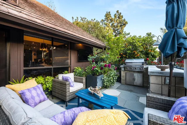 $9,750 | 4635 Clybourn Avenue, Toluca Lake, CA 91602