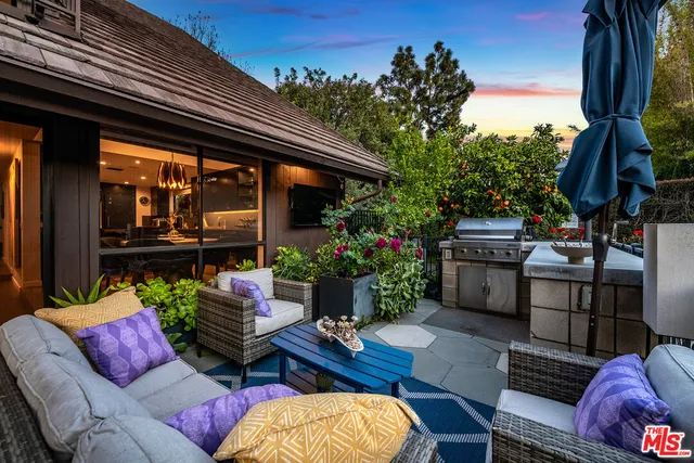 $9,750 | 4635 Clybourn Avenue, Toluca Lake, CA 91602