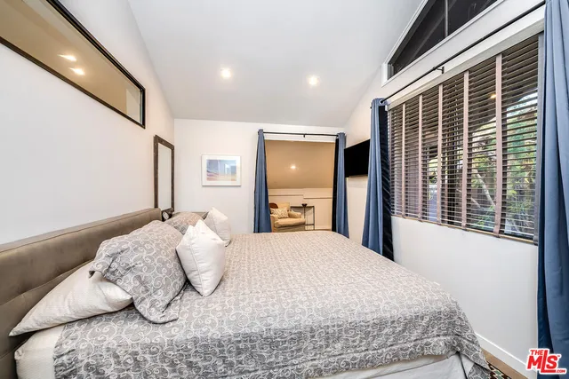 $9,750 | 4635 Clybourn Avenue, Toluca Lake, CA 91602