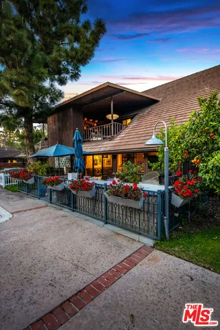 $9,750 | 4635 Clybourn Avenue, Toluca Lake, CA 91602