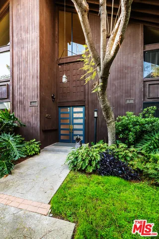 $9,750 | 4635 Clybourn Avenue, Toluca Lake, CA 91602