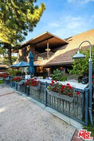 $9,750 | 4635 Clybourn Avenue, Toluca Lake, CA 91602