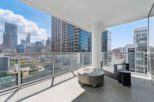 $9,000 | 146 West Erie Street, Unit 1202, Chicago, IL 60654