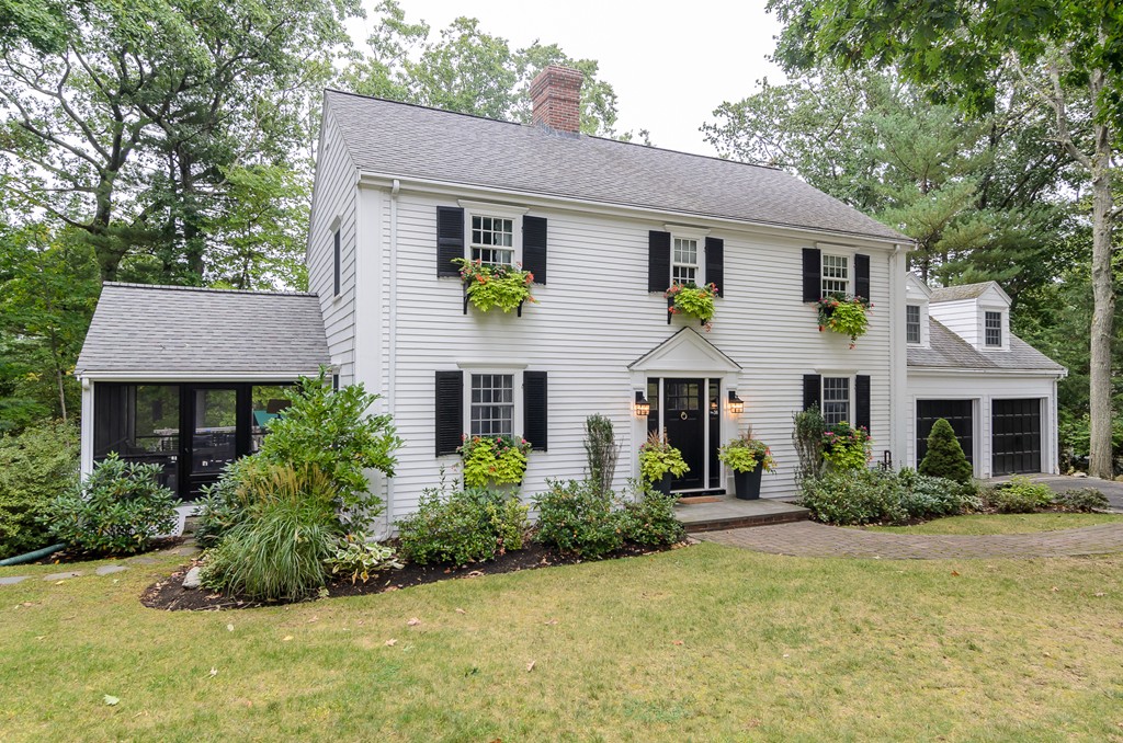 38 Sterling Road Wellesley, MA 02482 - Photo 1 of 18