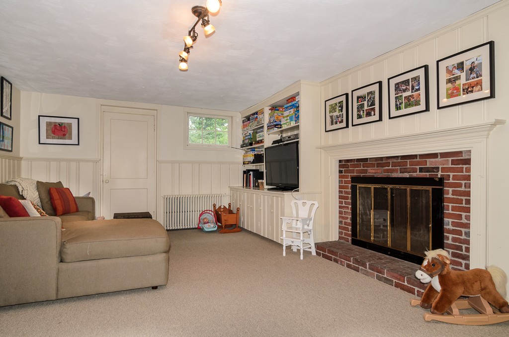 38 Sterling Road Wellesley, MA 02482 - Photo 14 of 18