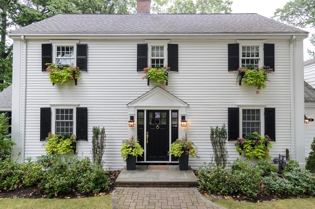 38 Sterling Road Wellesley, MA 02482 - Photo 2 of 18