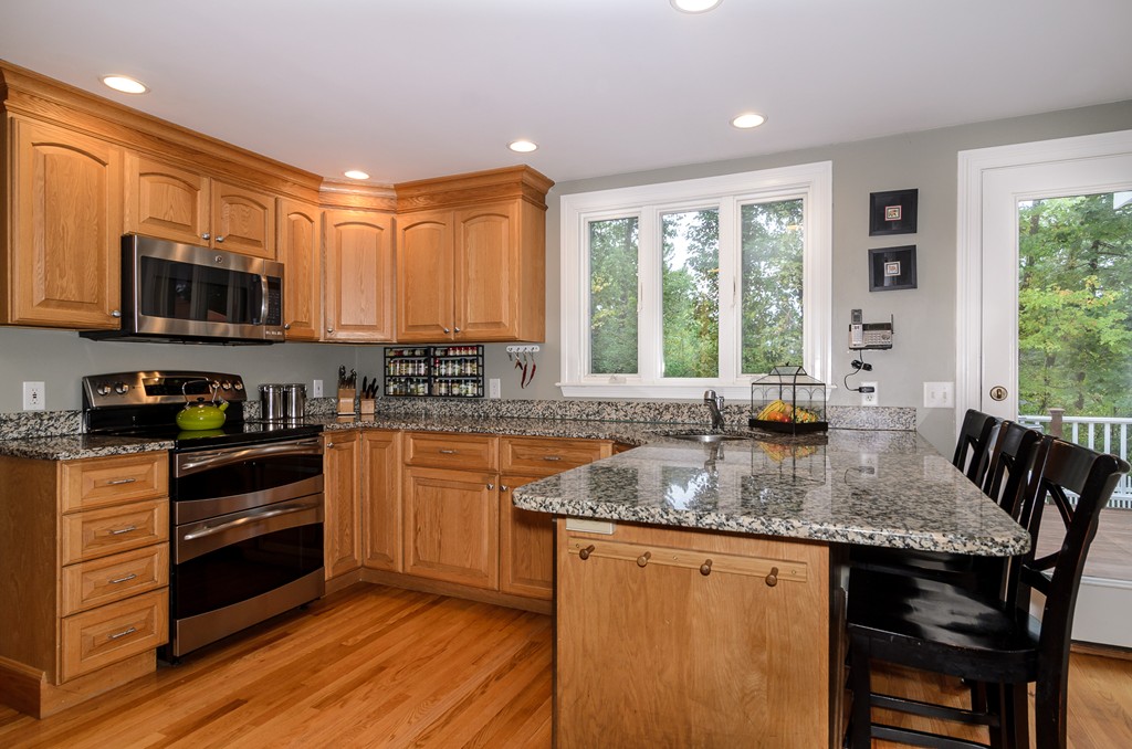 38 Sterling Road Wellesley, MA 02482 - Photo 7 of 18