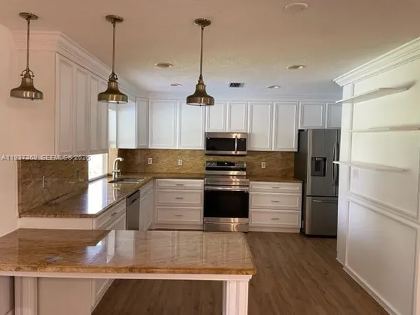 $4,550 | Country Club, Coral Springs, FL 33065