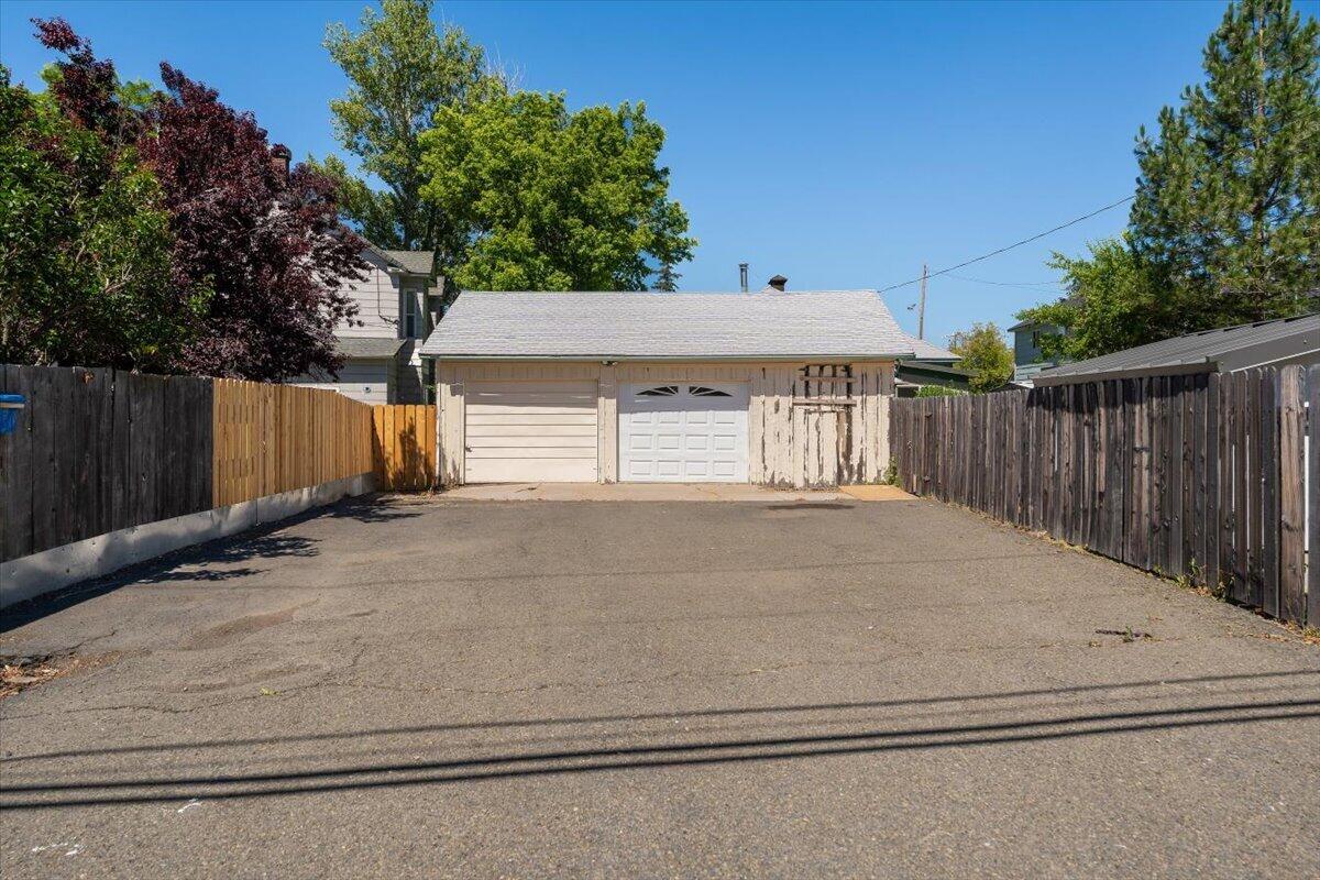 545 Main Street Weed, CA 96094 - Photo 18 of 20 30-545 Main St 30