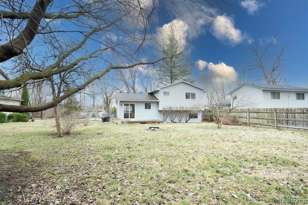 4654 Siebert Road Waterford, MI 48328 - Photo 26 of 27 Gallery Image 26
