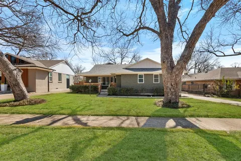 $784,000 | 9016 Westbriar Drive, Dallas, TX 75228