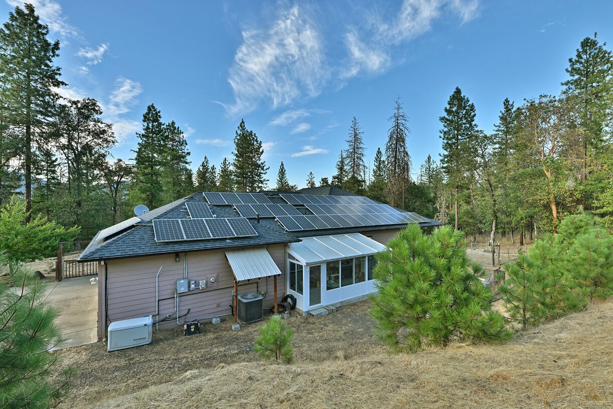 15900 Ramsey Road White City, OR 97503 - Photo 22 of 22 21 Solar panels and Sunroom