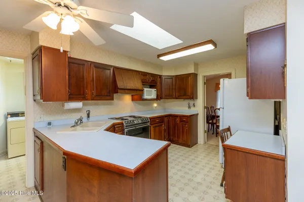 $344,900 | 241 Firetree Lane, West End, NC 27376