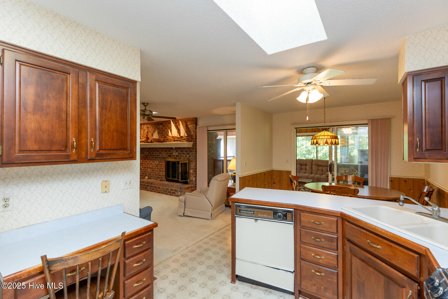 241 Firetree Lane West End, NC 27376 - Photo 14 of 38 kitchen5