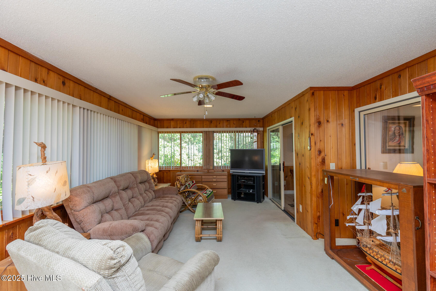 241 Firetree Lane West End, NC 27376 - Photo 27 of 38 Carolina room1