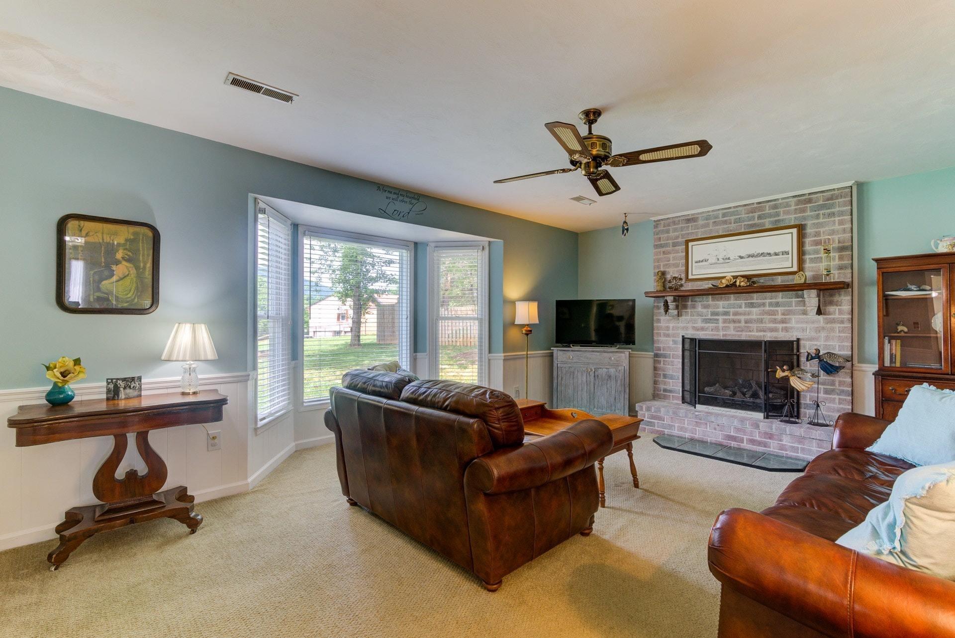 5249 Setter Road Roanoke, VA 24012 - Photo 8 of 34 008-326086-08-untitled-70_8173917